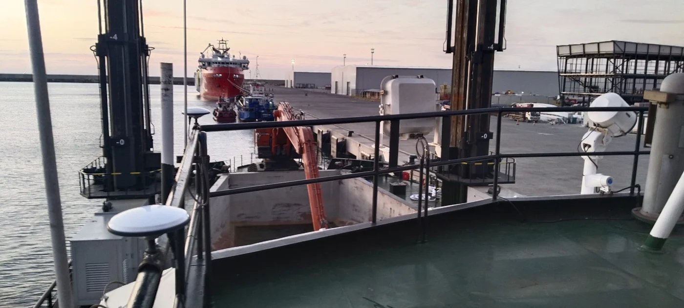 GNSS anten düzeni ve güverte kurulumu.