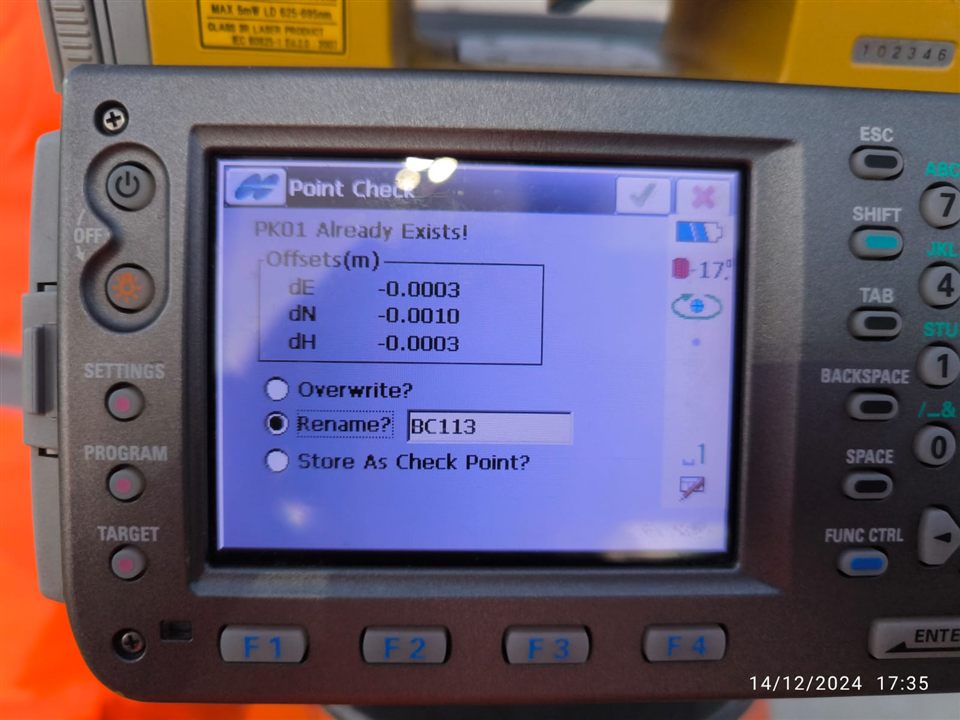 Total station nokta kontrol ekranında koordinat farkları
