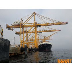 Deniz inşaatında kullanılan vinç veya kazık ekipmanı