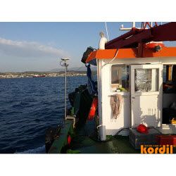 Deniz projesi sahasında ölçüm gemisi veya iş teknesi