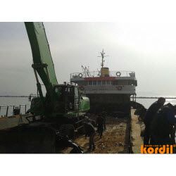 Deniz inşaatında kullanılan vinç veya kazık ekipmanı