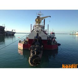 Deniz projesi sahasında ölçüm gemisi veya iş teknesi