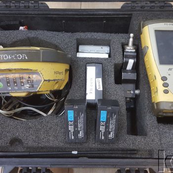 Topcon HiPer II GNSS Alıcıları (toplam 3 adet) — Taşıma çantasında GNSS ölçüm seti ve aksesuarları