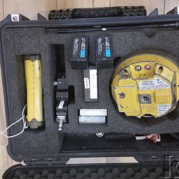 Topcon HiPer II GNSS Alıcıları (toplam 3 adet) — Taşıma çantasında GNSS ölçüm seti ve aksesuarları