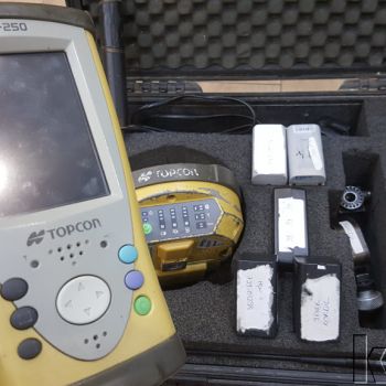 Topcon HiPer II GNSS Alıcıları (toplam 3 adet) — Taşıma çantasında GNSS ölçüm seti ve aksesuarları