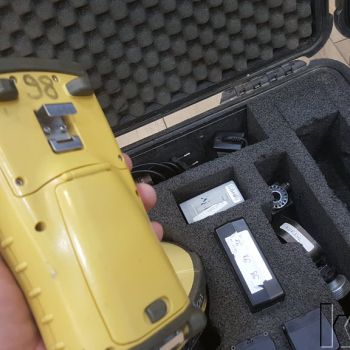 Topcon HiPer II GNSS Alıcıları (toplam 3 adet) — Taşıma çantasında GNSS ölçüm seti ve aksesuarları