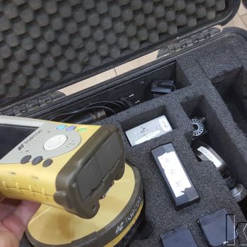 Topcon HiPer II GNSS Alıcıları (toplam 3 adet) — Taşıma çantasında GNSS ölçüm seti ve aksesuarları