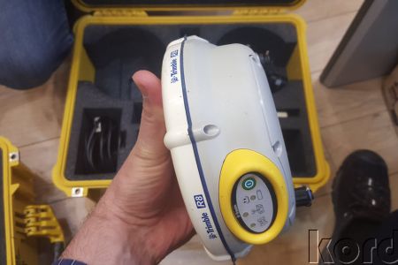Trimble R8 Sabit ve Gezici + 35w UHF Set — Taşıma çantasında GNSS ölçüm seti ve aksesuarları