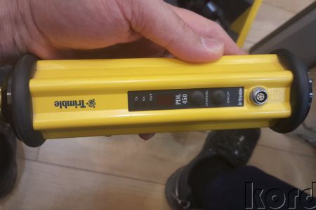 Trimble R8 Sabit ve Gezici + 35w UHF Set — GNSS ölçüm kontrol ünitesi ve el tipi ekipman