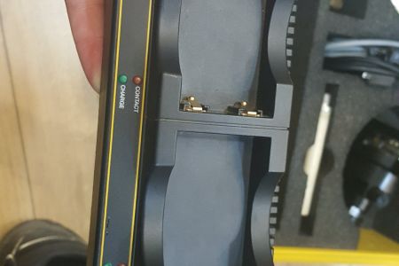 Trimble R8 Sabit ve Gezici + 35w UHF Set — GNSS ölçüm kontrol ünitesi ve el tipi ekipman