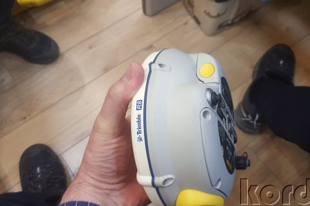 Trimble R8 Sabit ve Gezici + 35w UHF Set — GNSS ölçüm alıcısı