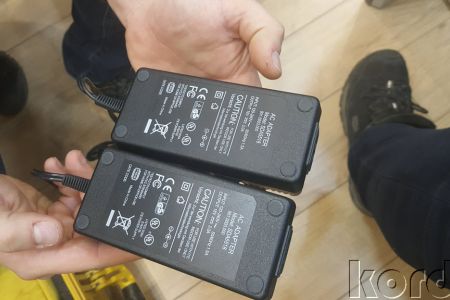 Trimble R8 Sabit ve Gezici + 35w UHF Set — GNSS ölçüm ekipmanı aksesuar detayı